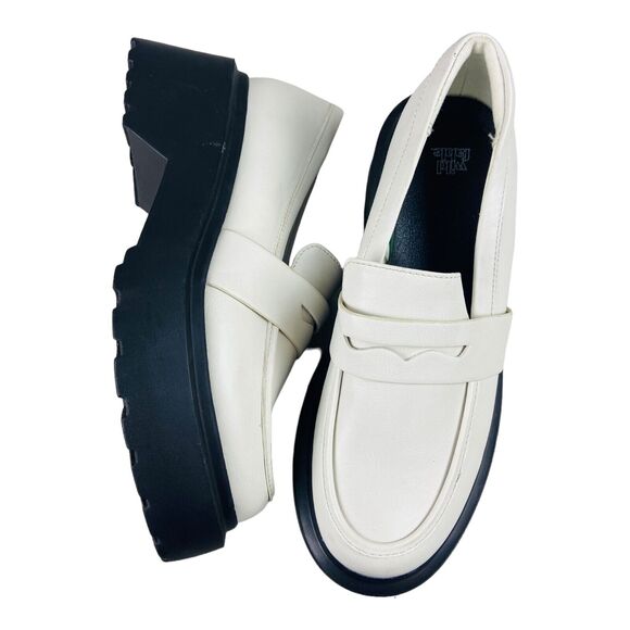 Pre-Owned Wild Fable White Women's Memory Foam Slip On Lacey Loafer Size 9.5 - Picture 2 of 8